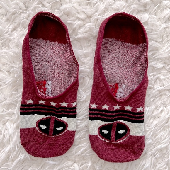 Marvel Deadpool Socks - Picture 2 of 8